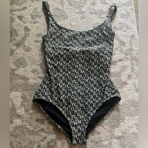 MICHEAL KORS- “Cruise” One piece bathing suit Sz.8